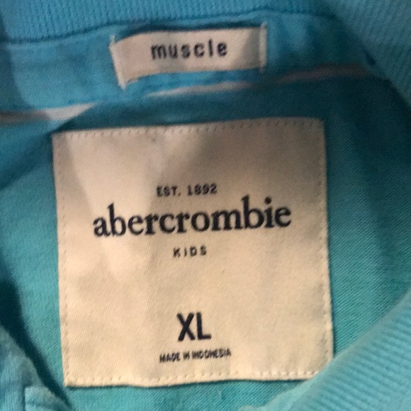 Boys Abercrombie polo - Picture 2 of 2